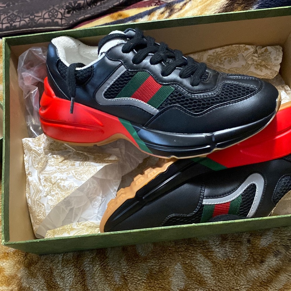 Slightly used Gucci sneakers